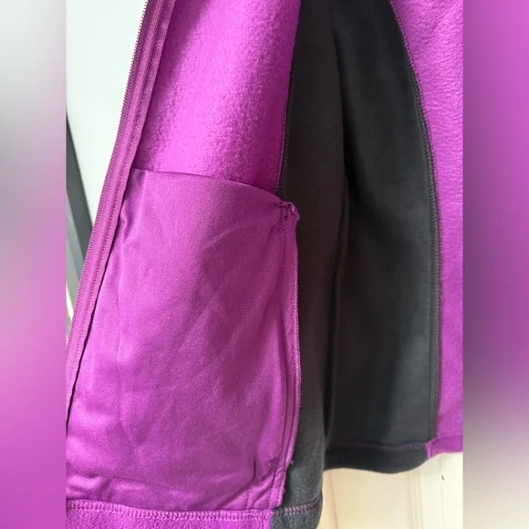 NWT Columbia Purple and Black Zip Fleece Jacket, XL - Picture 4 of 6